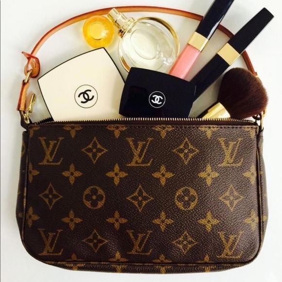 Authentic Louis Vuitton Monogram Pochette - Picture 12 of 12